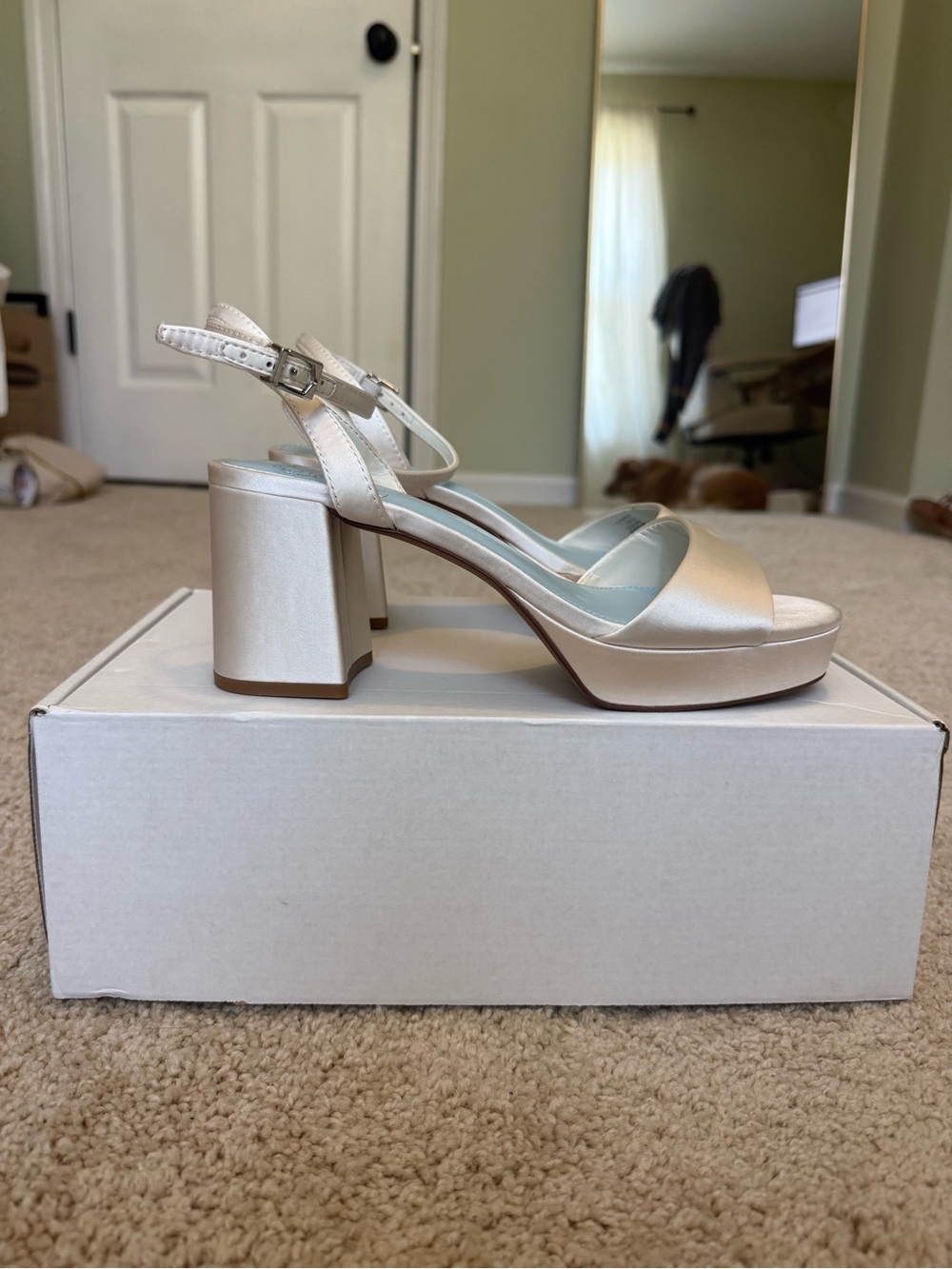 Vince Camuto Pendreya Heels Milk Satin 7.5